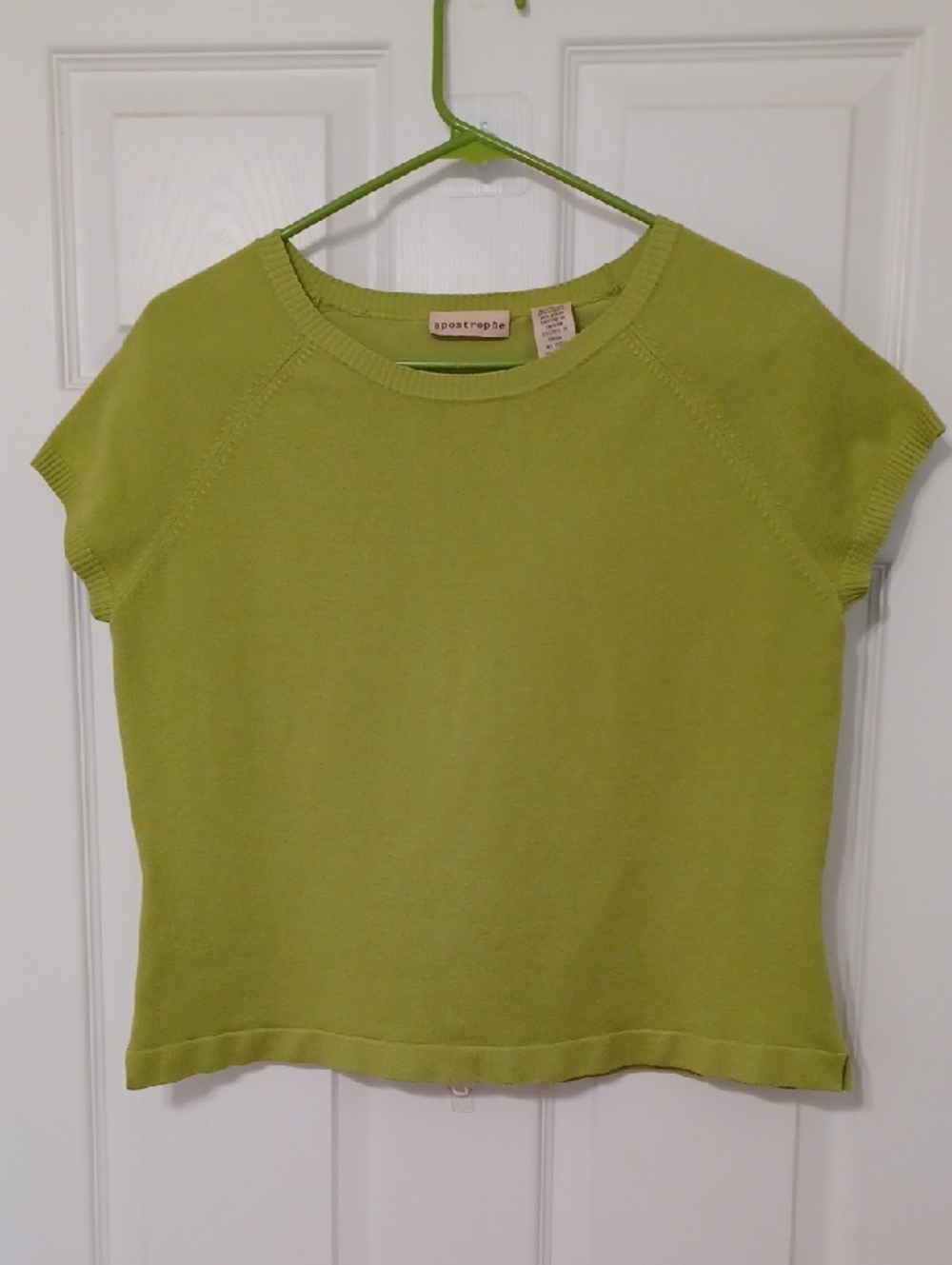 Apostrophe Sz L, Lime Short Sleeve Knit Tee. Crew Neckline